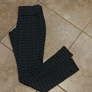 Cute black patterned leggings!
